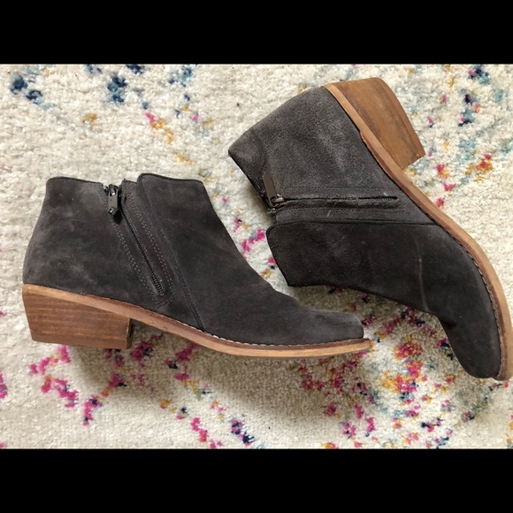 Women’s gray ankle booty. Size 8.5 - Picture 3 of 4
